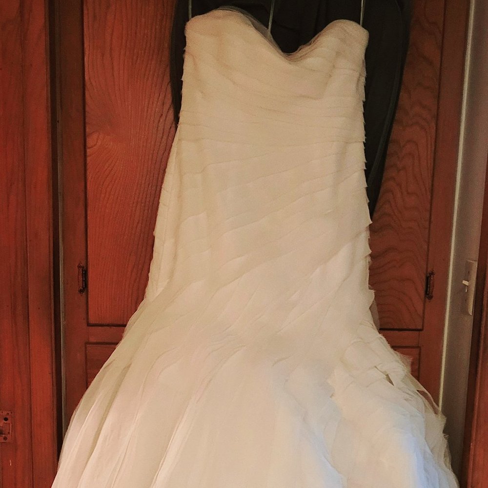 Vera Wang Strapless Organza Flange Trumpet Dress VW351395